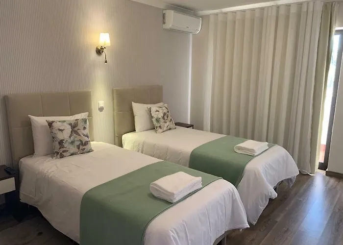 Restaurante Dom Dinis 4* Вила-Нова-ди-Пояриш