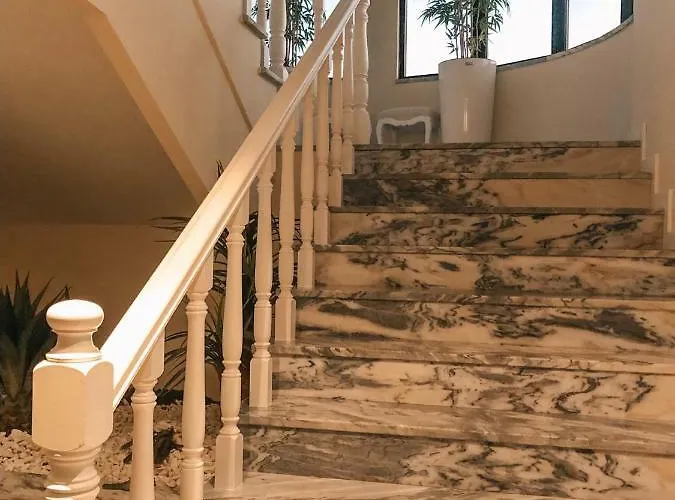 Restaurante Dom Dinis 4* Вила-Нова-ди-Пояриш